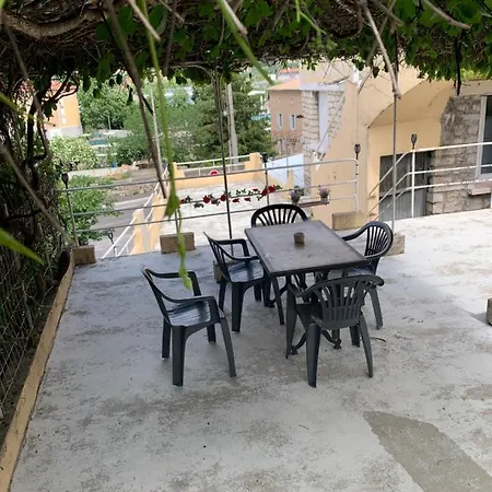 Maison 2 Chambres Grande Terrasse Proche Gare Holiday home *