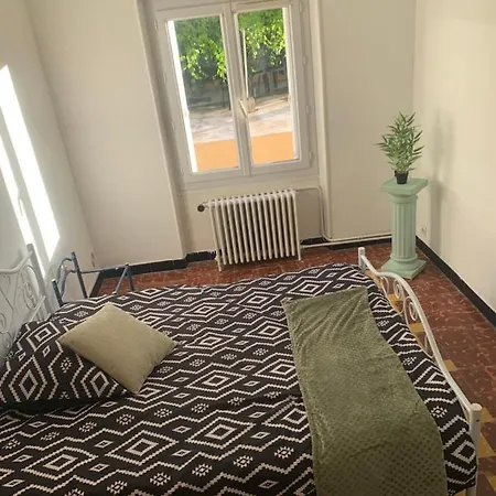 Holiday home Maison 2 Chambres Grande Terrasse Proche Gare