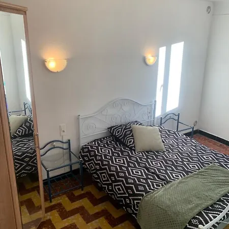 Maison 2 Chambres Grande Terrasse Proche Gare Holiday home *